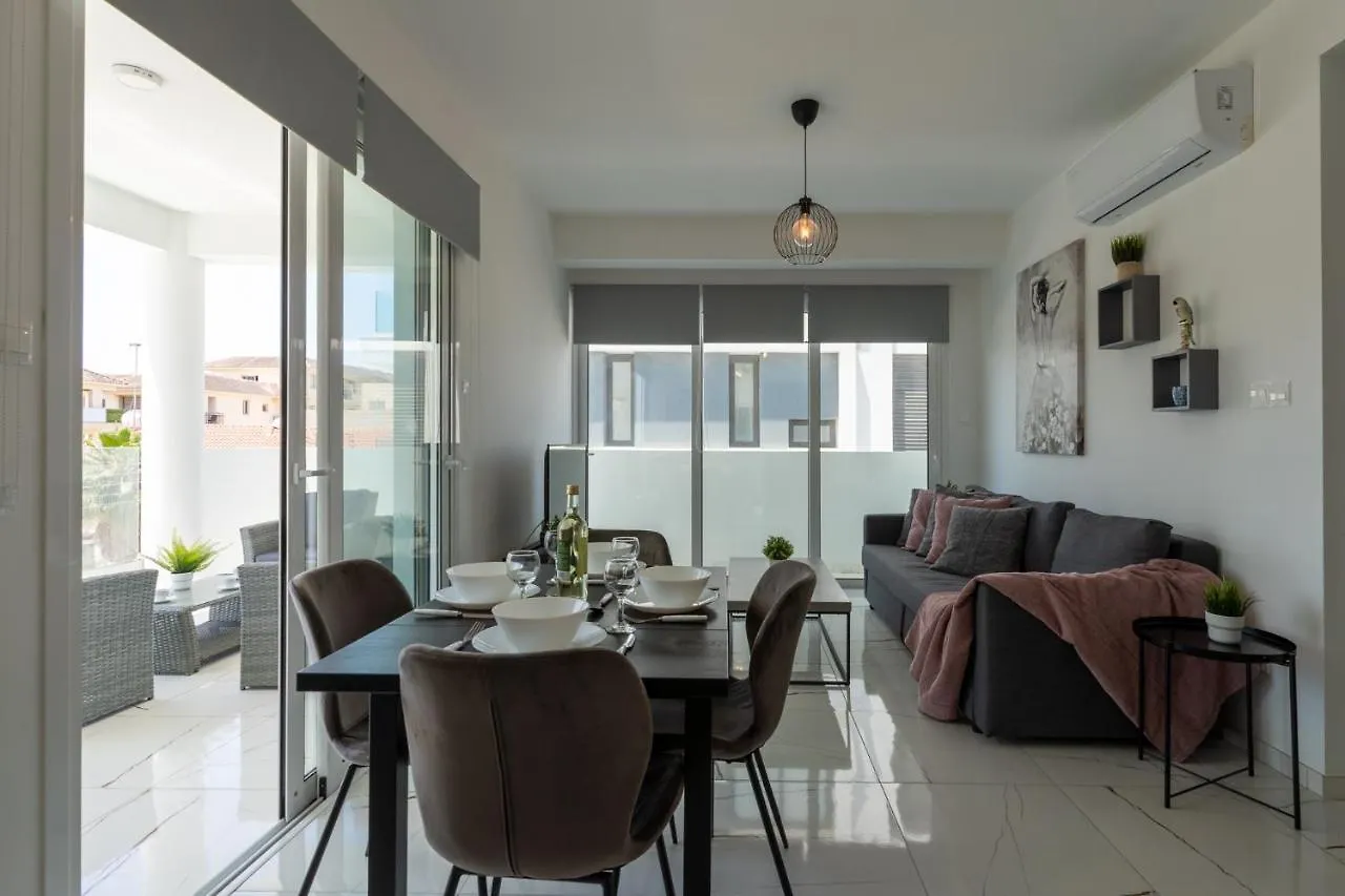 Roz Orchidea 1-Br Apt In لارنكا شقة