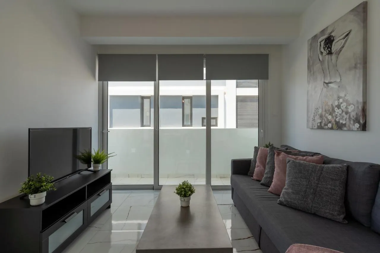 Roz Orchidea 1-Br Apt In لارنكا